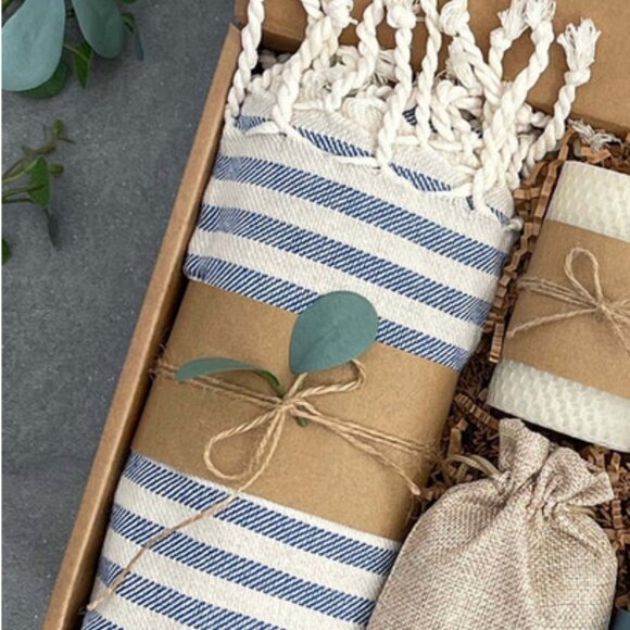 Blue & White Wrap/Scarf -100% Cotton - Picture 3 of 7